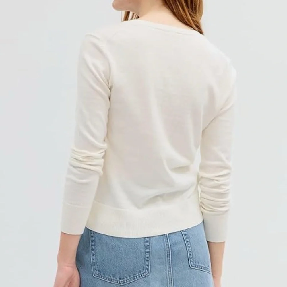 GAP Women's Crewneck Cardigan - Picture 2 of 5